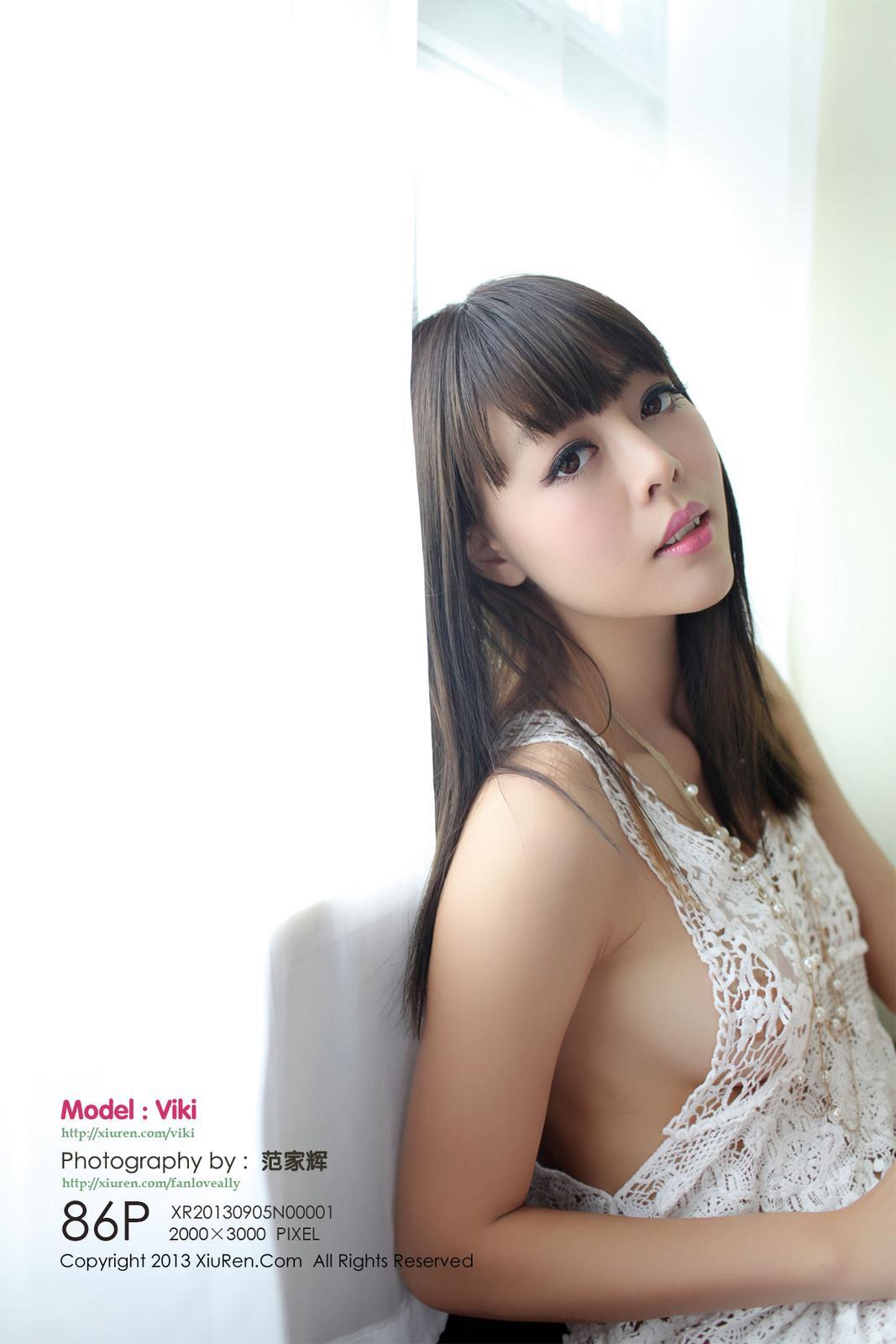 秀人网NO.0001 Viki 官方封面，白色蕾丝倚窗